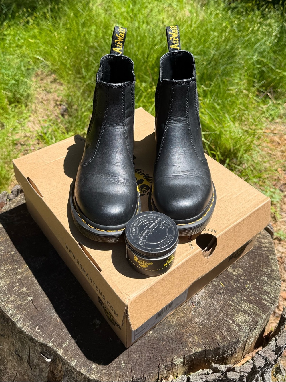 Dr. Martens Black Nappa Chelsea Boots Yellow Welt Stitching Womens sz 6 & Polish